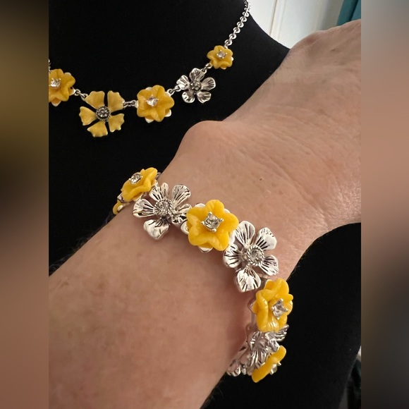 🌸🌸Vintage Looking Sunny Necklace with Matching Bracelet 🌸🌸 - Picture 4 of 8